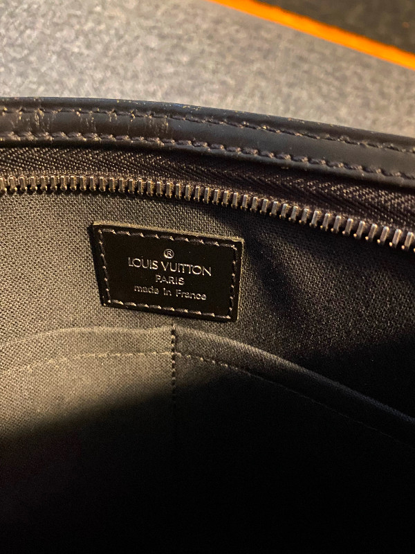 Louis Vuitton Shoulder Bags x2 in Men's in Delta/Surrey/Langley - Image 4