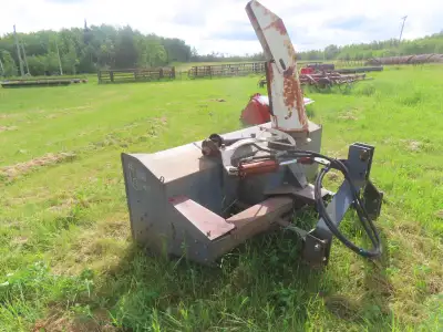 Versatile LT 7'' 44ft PTO Drive Auger, Needs V Belt & Tires Serial# 005590 Lot #17 Selling Through a...