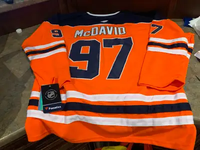 Get ready to show your team pride with this brand new Connor McDavid Edmonton Oilers jersey! This Fa...