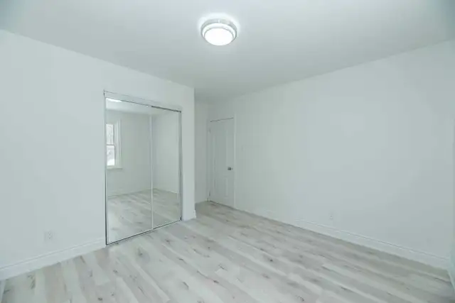 3 bedroom house, Feb 1, 6 parking