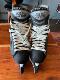 CCM 952  Super Tacks Hockey Skates - Mens Size 6.5 (EU 40)