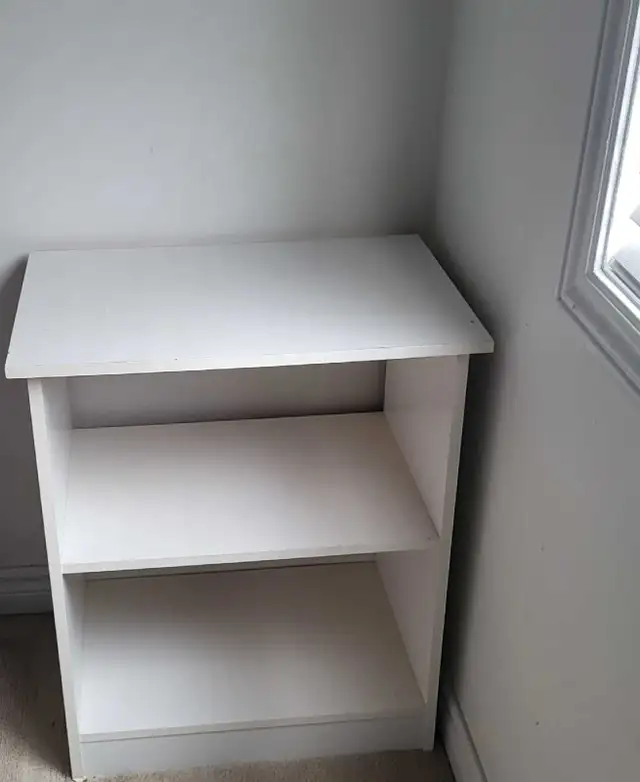 Bedside Table in Bookcases & Shelving Units in Ottawa - Image 3
