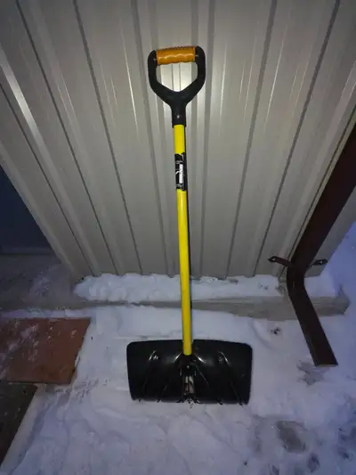 Fiber Core Snow Shovel Fiberglass Shaft & Cushioned Grip Handle, View more