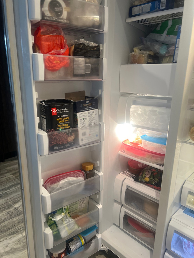 JennAir Refrigerator/freezer in Refrigerators in City of Halifax - Image 3