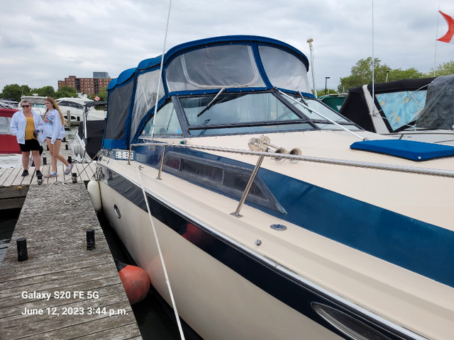 1986 regal commodore 277xl  in Powerboats & Motorboats in Leamington - Image 3