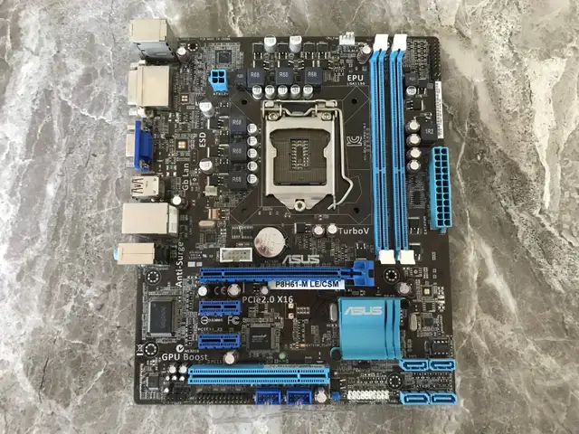 ASUS P8H61-M LE/CSM LGA 1155 Intel H61 Micro ATX Motherboard in System Components in City of Montréal - Image 2