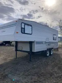 23 ft 5 th wheel travel trailer Vegreville