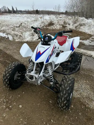 Selling my 2014 Honda trx 450r -very good condition and runs very good - broken break lever which wa...