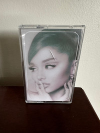 Ariana Grande cassette - Positions