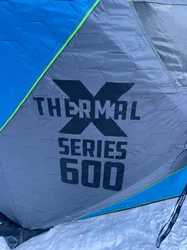 Ice fishing tent in Other in Whitehorse - Image 2