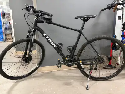 Trek Dual Sport 8.4 DS, Excellent Condition, View more