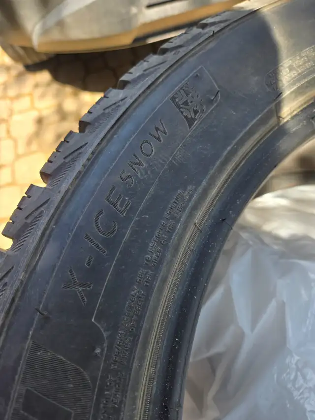 18" Michelin X-ice winter tires in Tires & Rims in Kawartha Lakes - Image 3