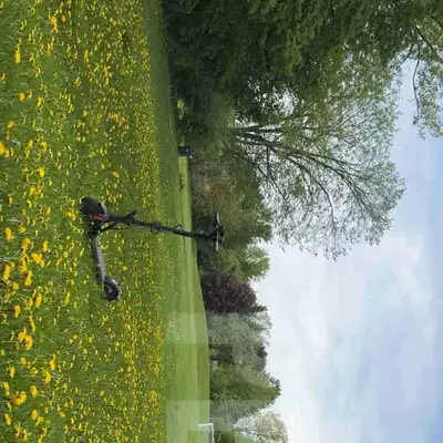 NAVEE Electric Scooter for Sale Selling my NAVEE V40 Electric Scooter in good condition. Just 2 mont...