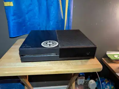 Selling Xbox One 500GB, View more