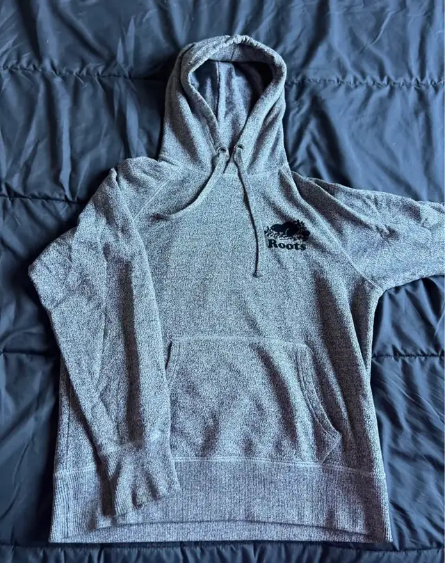 Roots Hoodie in Women's - Tops & Outerwear in City of Halifax - Image 2