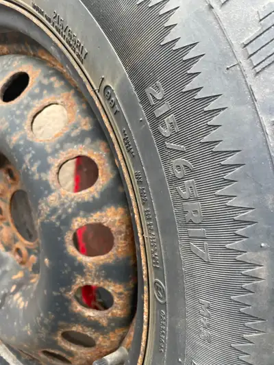 Set of (4) winter tires and rims. 215/65R17. Good condition