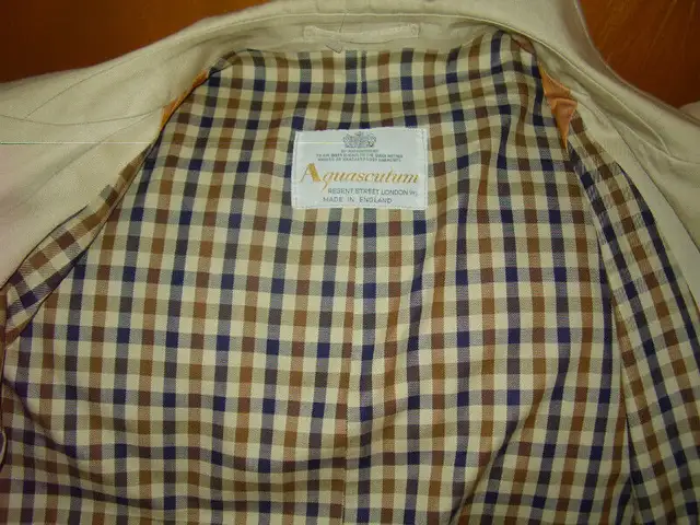 Aquascutum London Aqua 5 Trench Coat  Jacket Made in England New in Men's in City of Toronto - Image 5