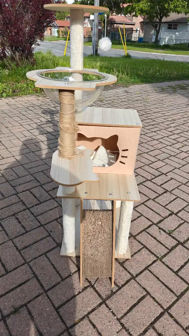 Cat Tree in Accessories in City of Toronto - Image 3