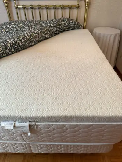 Surmatelas Bloom en mousse taille pour lit double, View more