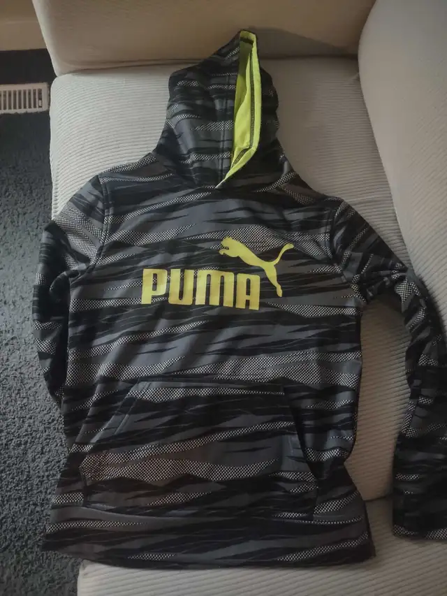 Puma Hoodie in Kids & Youth in Calgary - Image 2