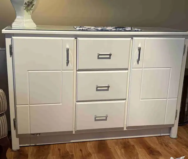 White Dresser in Dressers & Wardrobes in Penticton - Image 2