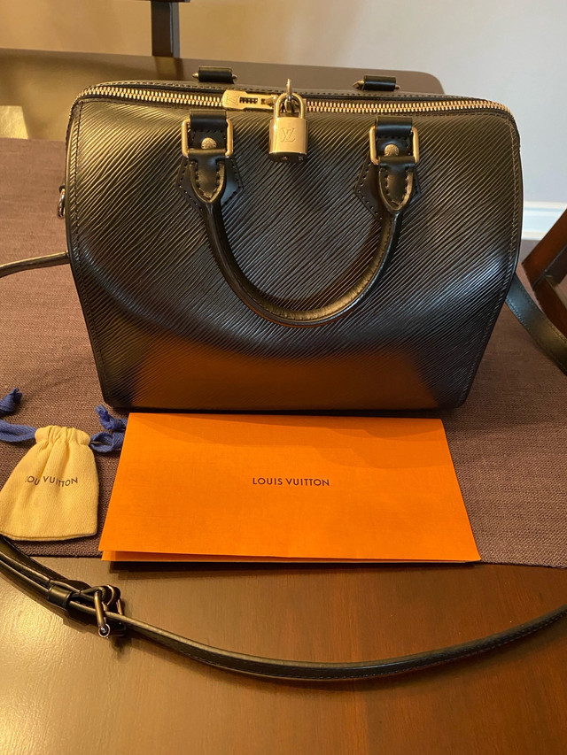 Authentic Louis Vuitton Speedy bag.  in Women's - Bags & Wallets in City of Toronto - Image 4
