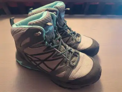 Wind River women's hiking boots, View more