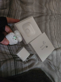 Apple Air pods 2nd generation 6 months old 