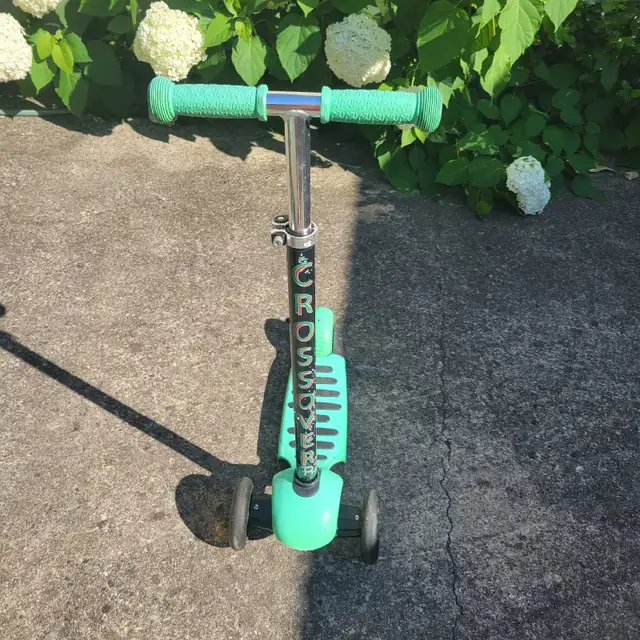 Trotinette 3 roues in Kids in Laval / North Shore - Image 2