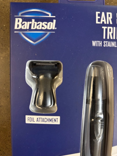 Barbasol Ear & Nose Trimmer with Foil Attachment Battery Powered in Health & Special Needs in Barrie - Image 3
