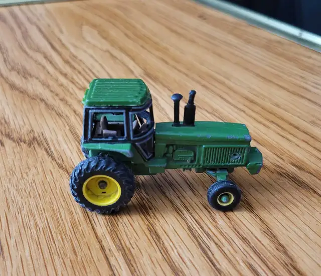Vintage Ertl John Deere Die-Cast Tractor
