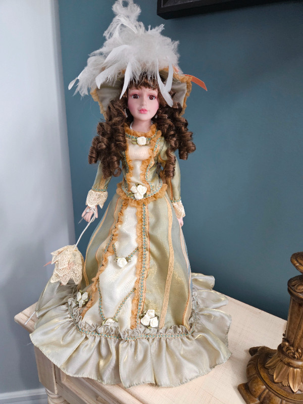 Antique Victorian Porcelain Doll in Arts & Collectibles in Hamilton