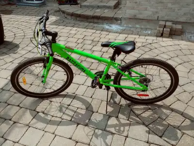 Boys 24 inch Genesis Barracuda bike, View more
