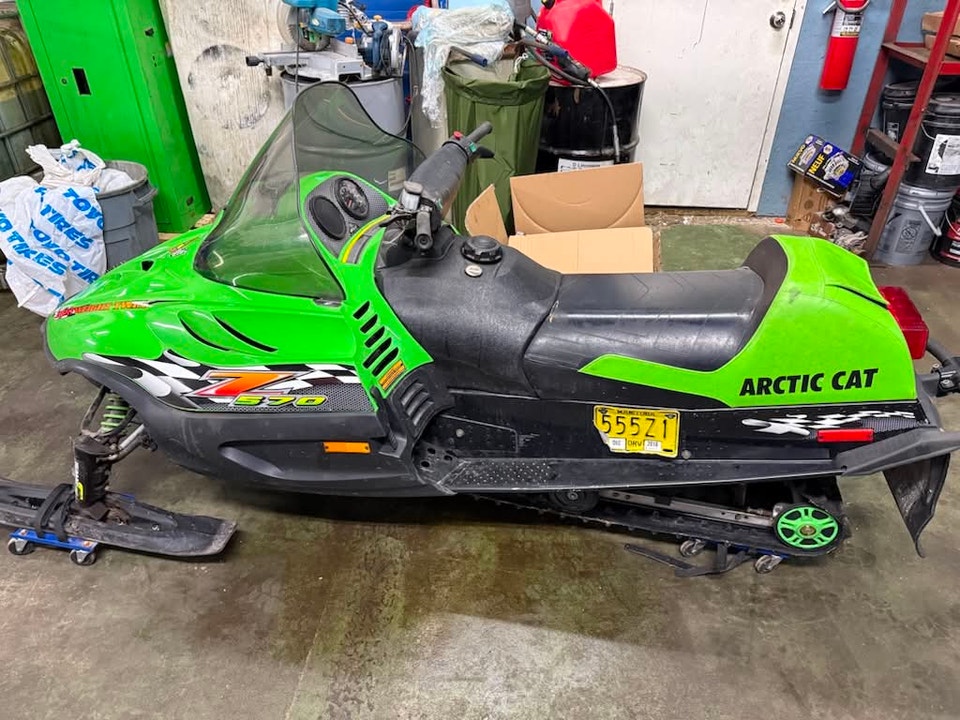 FOR SALE: 2004 Arctic Cat Z570 Snowmobile | Snowmobiles | Winnipeg ...
