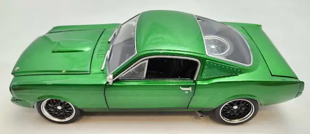 1965 Shelby GT350R Green Hornet Ford Mustang 1:18 Diecast ACME in Arts & Collectibles in Kawartha Lakes - Image 4