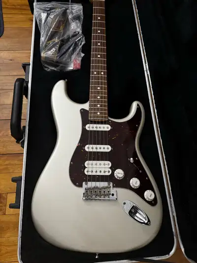 Great condition, comes with the OHSC and all the case candy. Has one little blemish I tried to captu...