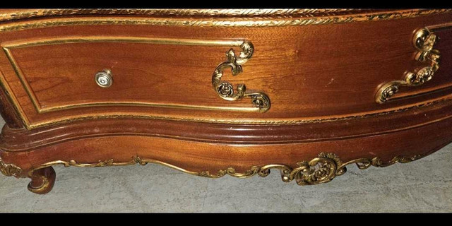 Beautiful Chest Of Drawers in Dressers & Wardrobes in London - Image 3