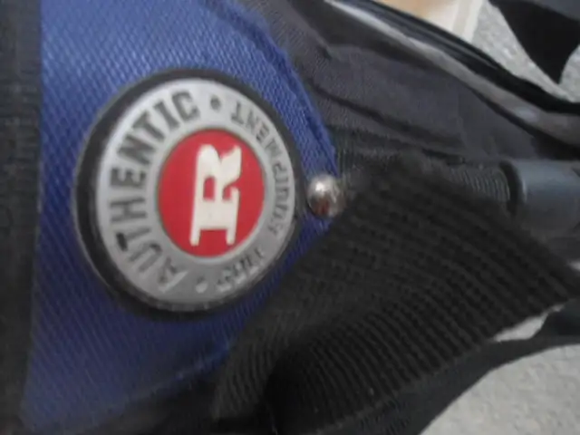 SET OF MEN'S RIGHT HANDED GOLF CLUBS WITH BAG   43 in Golf in Sudbury - Image 9