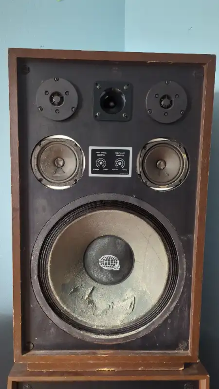 a pair of I have a pair of Accusound AS-6120 speakers in Speakers in City of Toronto - Image 5