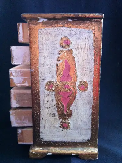A NICE RARE VINTAGE MINIATURE FLORENTINE SOLID WOOD ITALIAN 6 DRAWERS CHEST IDEAL FOR YOUR JEWELRY A...