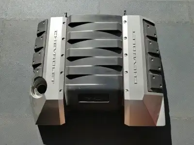 Couvre-moteur Camaro V8 2010-15 en excellente condition