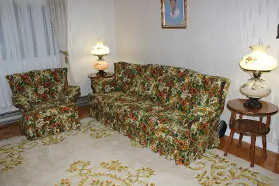 Mobilier de salon/ set de salon/ Sofa et fauteuil style Colonial, View more