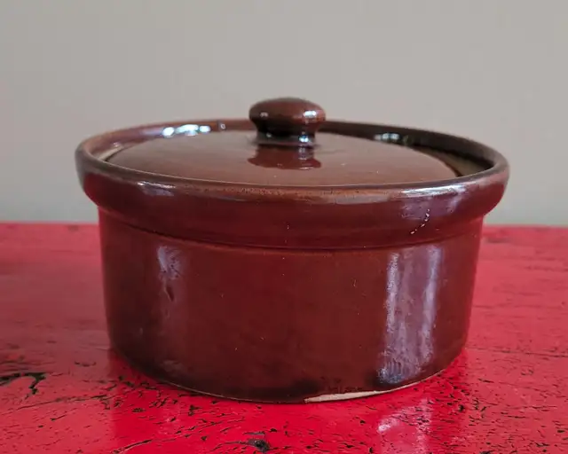 Vintage Enamelware Pearsons Of Chesterfield Crock with Lid
