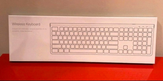 Brand New Multi Device Rechargeable Bluetooth Keyboard in General Electronics in Ottawa