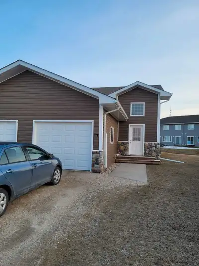 2 beds - 1 bath - garage - full basement - House