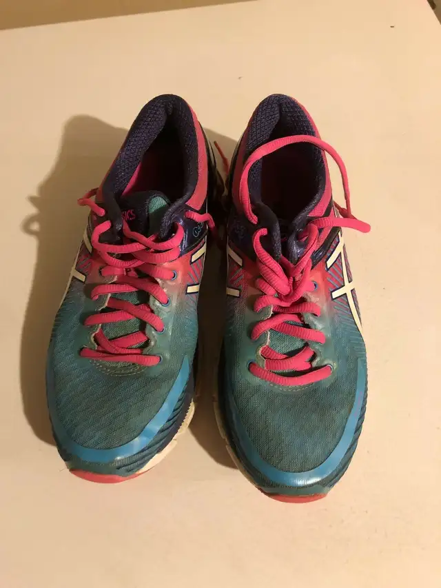 Girls asics running shoes  in Kids & Youth in Peterborough - Image 3