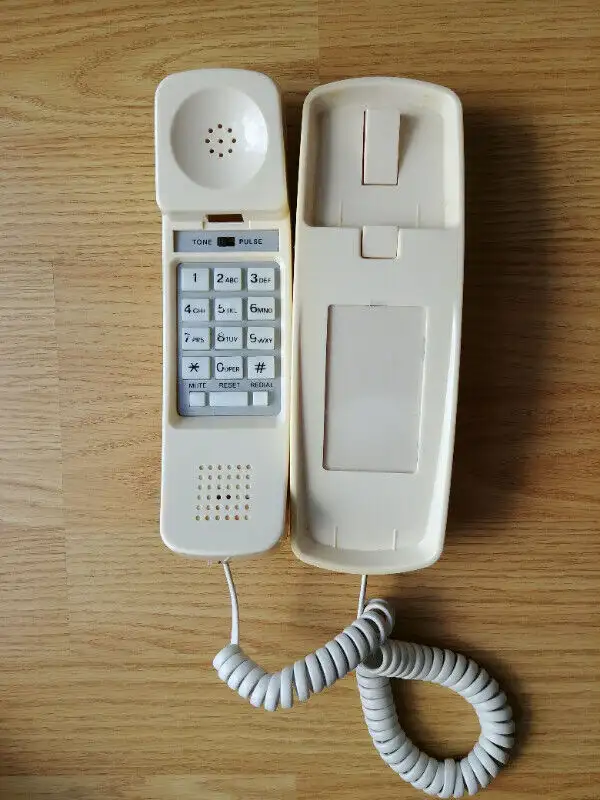 Basic Landline Telephones in General Electronics in Brantford - Image 5