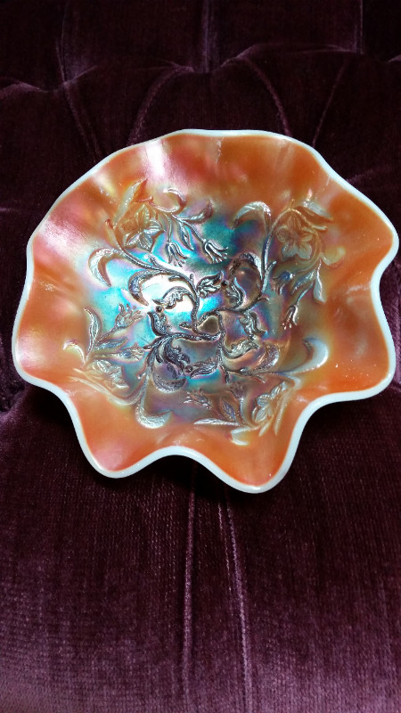 BELLS AND BEADS PEACH OPALESCENT CARNIVAL GLASS BOWL in Arts & Collectibles in Regina