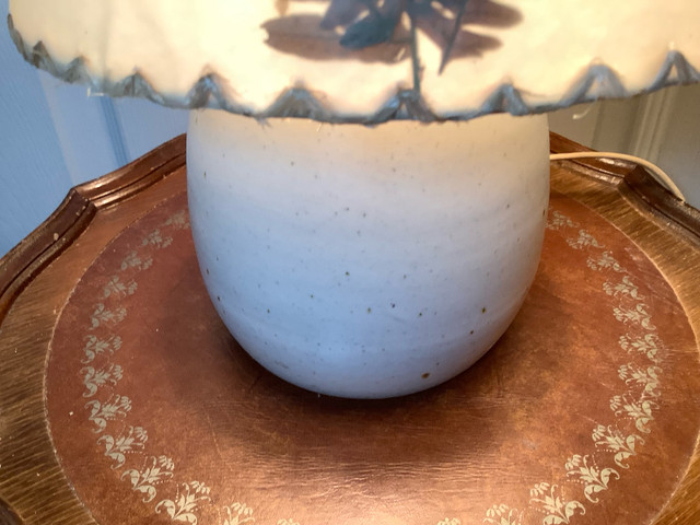 #2 Vtg Dornbusch Parchment Shade Lamp on a Beige Pottery Base  in Indoor Lighting & Fans in Belleville - Image 3