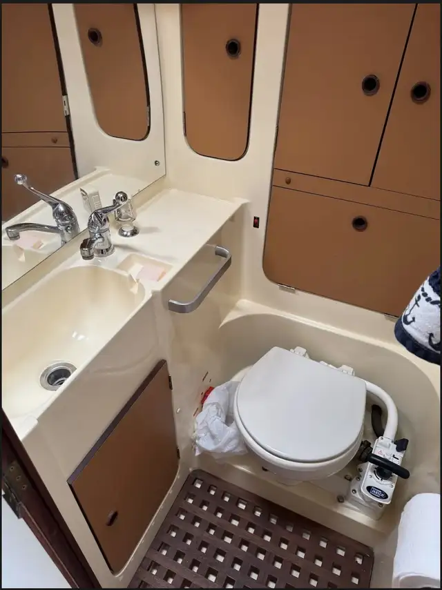 CS 33 Voilier / Sailboat Superb Condition! in Sailboats in City of Montréal - Image 11